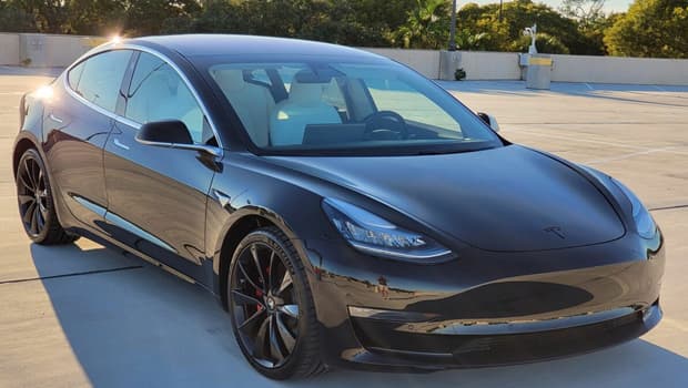 Электромобиль Tesla